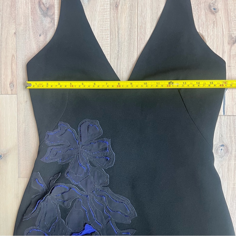 Halston Heritage cocktail black dress with blue/purple flower size 6 - Picture 16 of 16